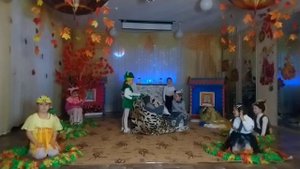 Мини-спектакль "Сказка о глупом мышонке".