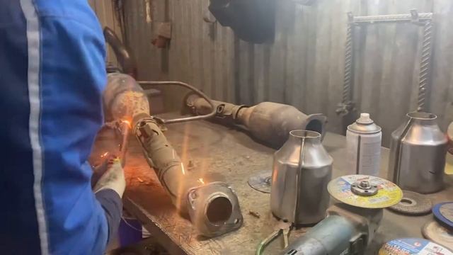 Nissan Patrol 5.6. Установка пламигасителей и универсальных катализаторов. смотреть онлайн