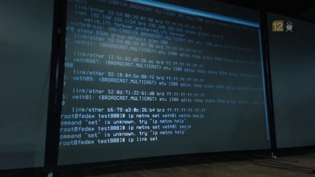 Orchestrating Docker containers at scale - Maciej Lasyk смотреть онлайн