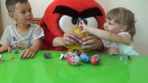 Енгри бърдс мультики Открываем сюрпризы Angry Birds Трансформеры. Распаковка киндеров.