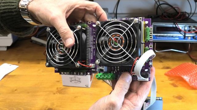 010 UNBOXING CARICO ELETTRONICO 40A 600W 200V смотреть онлайн