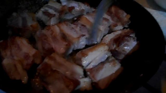 Свиные ребрышки на сковороде/рецепт свиных ребрышек