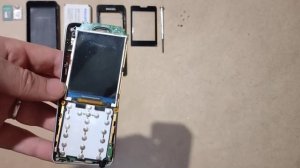 .Замена защитного стекла (пластик) в телефоне PHILIPS Xenium X1560