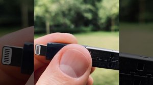 Двухсторонняя флешка SanDisk iXpand с разъемами Lightning и USB-A