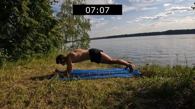 Тренировка на мышцы кора, планка