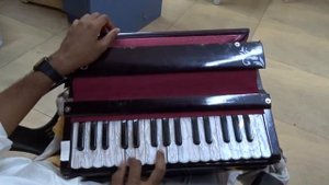 Аккорды гармошка киртан. Харе Кришна. Hare Krishna. Chords Maha mantra kirtan harmonium tutorial 2
