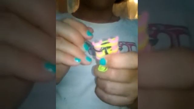 Супер модный браслет из резинок "Снежок" смотреть онлайн