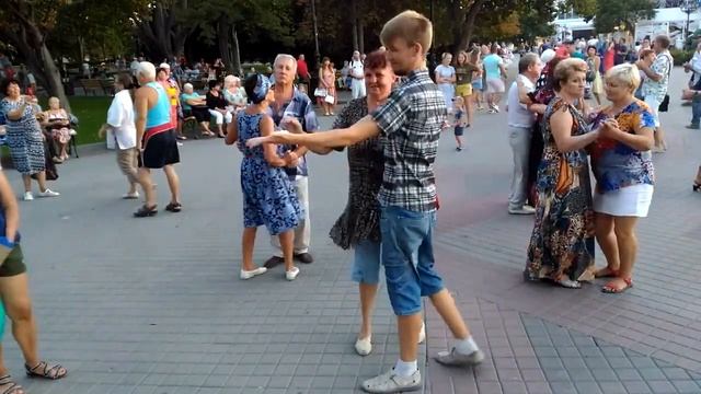 26.08.20 - Танцы на Приморском бульваре - Севастополь - Сергей Соков