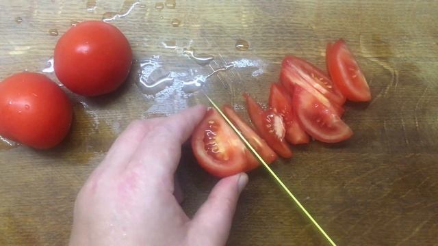 Салат из кукурузы с летними овощами.