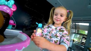 SUPER КСЮ и ее новая игрушечная собака. Играем с собакой.