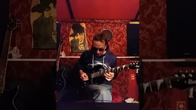 Ibanez Mikro Guitars/ Dace Yates смотреть онлайн