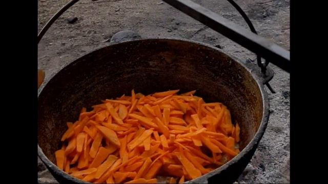 Как приготовить наивкуснейший плов в походных условиях. смотреть онлайн