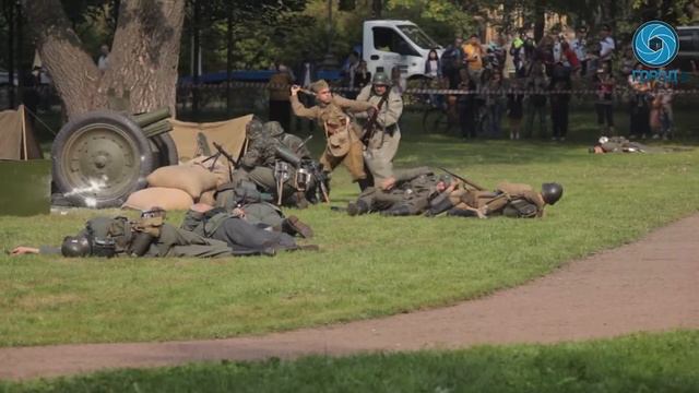 Реконструкция подвига защитников Ленинграда в Малом Ильинском саду смотреть онлайн