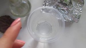 Как вырастить фиалку из листа.Укоренение черенка фиалки в воде.