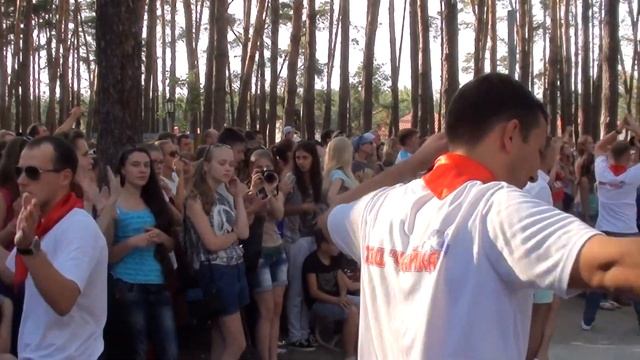 Танцевалка "Ёлочки-пенёчки" в детском лагере "Чайка" (Сумы) смотреть онлайн