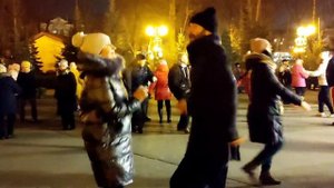 ПЕРВАЯ ЛЮБОВЬ ЗАИГРАЛА ВНОВЬ!???/ТАНЦЫ В ПАРКЕ ГОРЬКОГО ХАРЬКОВ ДЕКАБРЬ 2021