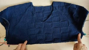 Мужской пуловер спицами регланом сверху с шахматным узором. Рассказываю как вязала