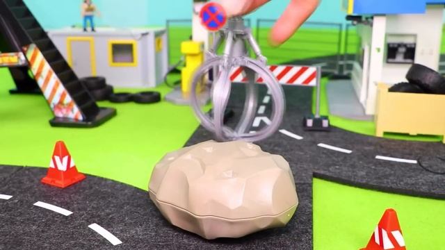 Excavadora coche de policía y bomberos, Buldocer Carros juguetes Cargadora - Excavator Toys смотреть онлайн