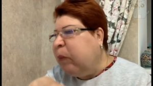 мама отличника чавкает скумбрией и закусывает круассаном  - асмр мама отличника