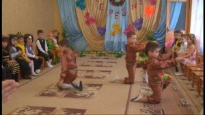 Весенний утренник "Дюймовочка". Танец лесовичков. Старшая.