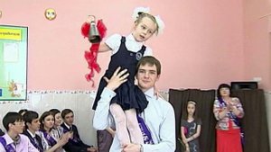В школах России звучат "последние звонки"