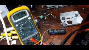 Как сделать фонарик своими руками из хлама?