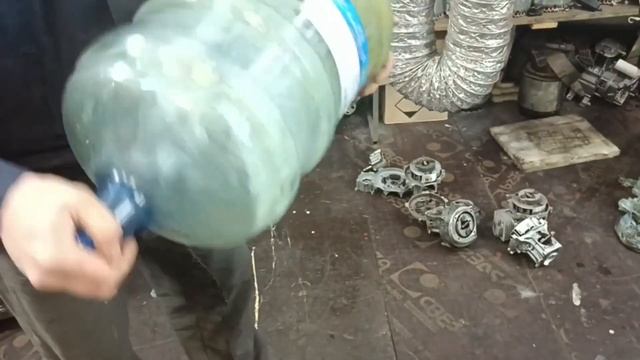 КАК ПОЧИСТИТЬ БУТЫЛЬ ВНУТРИ ОТ ЗЕЛЕНИ ЛАЙФХАК смотреть онлайн