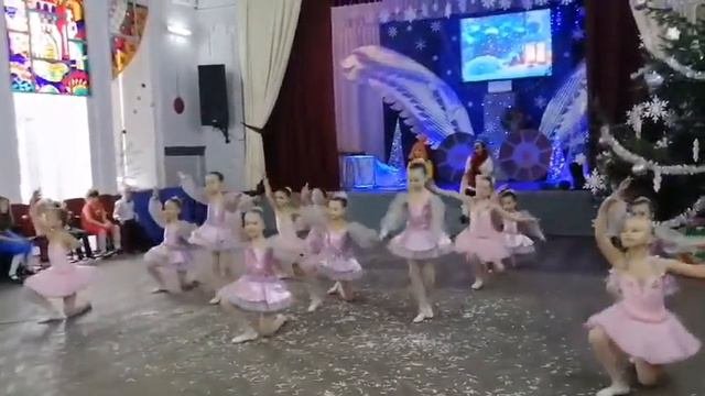 Новорічний танець💃