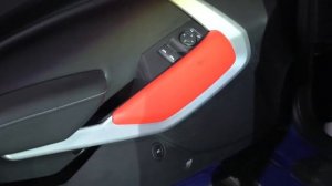 Chevrolet Camaro перетяжка скучного салона в яркий, черно-красного цвета