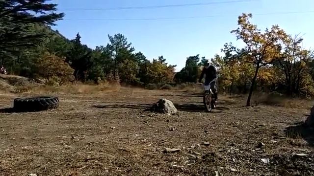 Base Drop Slow-mo on Honda TLM 200R смотреть онлайн