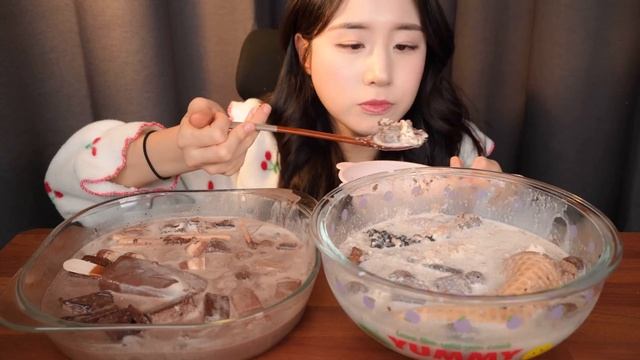 초코우유 & 흰우유 냅다 부어버린 과자탕 먹방 ASMR? 허쉬 누텔라 몰티져스 스타벅스 케이크ㅣDESSERT CHOCOLATE SNACK SOUP MUKBANG