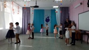 Танец к Дню Матери "Мамин вальс"