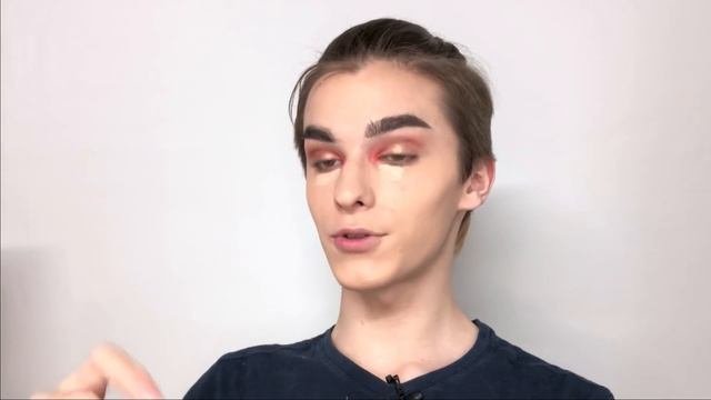 ПОВТОРИЛ УЖАСНЫЙ МАКИЯЖ КАЙЛИ?