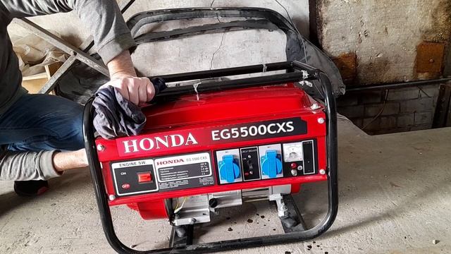Бензогенератор Honda. Спустя год после обмана. Пытаюсь завести. смотреть онлайн