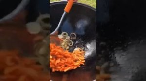 Свинина с картошкой и овощами в казане