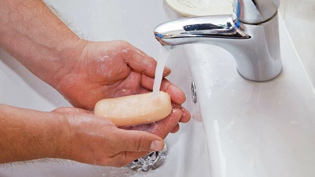 Китайский медик рассказал, что еще нужно делать, кроме мытья рук смотреть онлайн