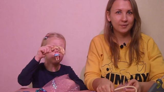 5 ЛАЙФХАКОВ ПОДЕЛОК С КУКЛАМИ ЛОЛ СЮРПРИЗ МИЛАШКА ДЕЛАЕТ С МАМОЙ! смотреть онлайн