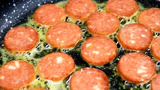 Завтрак из колбасы и лапши | | | Breakfast of sausage and noodles