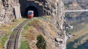 Туристический поезд на КБЖД. #кбжд #байкал #тоннель #поезд #туристы.