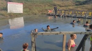В грязевые ванны всей семьей в вулкане Тиздар