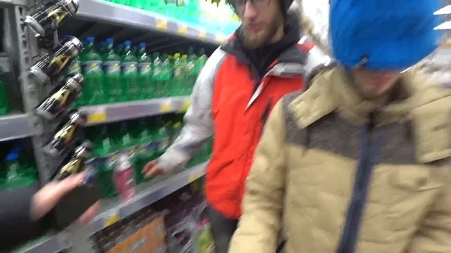 ПОКУПАЮ ВСЁ К ЧЕМУ ПРИКАСАЮСЬ | ЧЕЛЛЕНДЖ смотреть онлайн