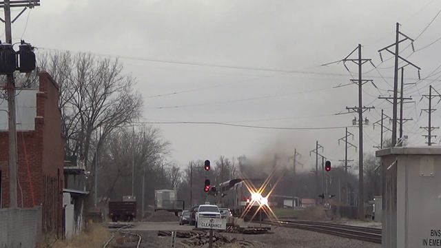 Amtrak 42, the Veterans Unit, Leads California Zephyr in Ottumwa смотреть онлайн