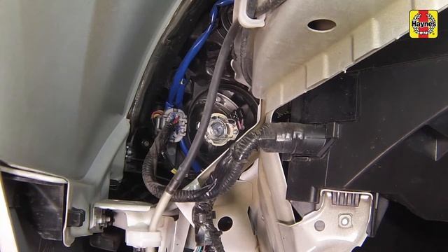 How to Replace the headlight bulbs on the Subaru Legacy 2010 to 2016 смотреть онлайн