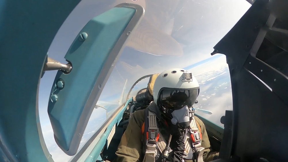 Истребители Су-35С прикрывают штурмовую авиацию в зоне СВО / События на ТВЦ