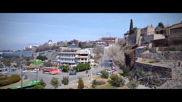 Тбилиси, Грузия. 25 февраля 2023. Прогулки по старому городу смотреть онлайн