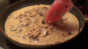 Блюда из филе кролика. Часть 2. Спагетти с мясом кролика в сметанно-грибном соусе