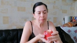 Купили на рынке незнакомый фрукт || Сказали, что это гибрид нектарина с яблоком || Пробую впервые