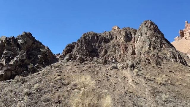 ЧАРЫНСКИЙ КАНЬОН. КАЗАХСТАН. УДИВИТЕЛЬНЫЙ ПАМЯТНИК ПРИРОДЫ. смотреть онлайн