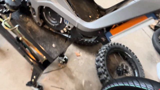 CLEANEST 72V SURRON OVERVIEW + SUPERMOTOS смотреть онлайн