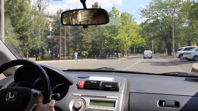 КАКОЙ ПОВОРОТНИК ВКЛЮЧАТЬ ПРИ ВЪЕЗДЕ НА СЛОЖНЫЕ ПЕРЕКРЕСТКИ?